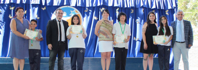 TDG La Granja destaca a estudiantes por rendimiento académico y valores en ceremonia de premiación