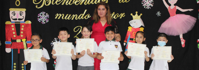 Estudiantes de 1° básico del CS Pudahuel viven ceremonia “Mi primera lectura”