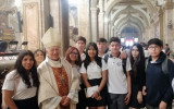 Estudiantes del Electivo de Religión 3º y 4º Medio asisten a la Catedral metropolitana de Santiago