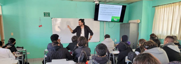 Electivo de “Biología de los ecosistemas” del CS La Florida aprende sobre las especies exóticas invasoras en Chile