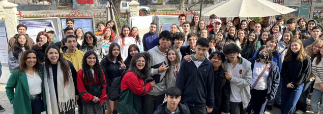 Taller extraprogramático del CS Pudahuel visita la escuela de Ingeniería en Biotecnología de la Universidad Andrés Bello