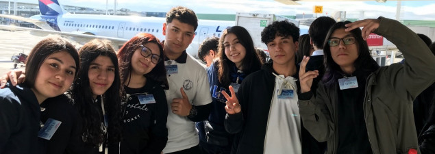 Estudiantes de 4° medio visitan dependencias de la DGAC en Aeropuerto de Santiago