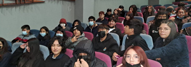 Estudiantes de 8°C del TDG Lo Prado viven salida pedagógica para conocer la ópera