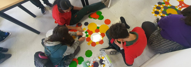 Estudiantes de segundo ciclo del CS Quilicura viven jornada de matemáticas lúdicas y gamificadas en “Feria Abstracta UC”