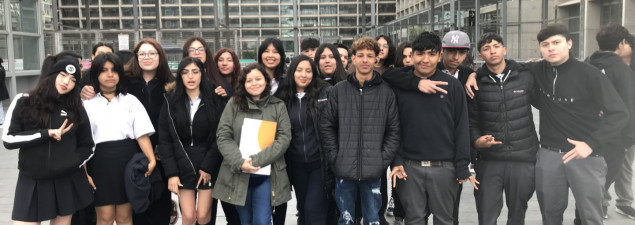 Alumnos de 3° medio del TDG Lo Prado estudian los derechos y deberes ciudadanos con visita al Centro de Justicia de Santiago