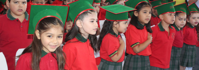 Estudiantes de Kínder del CS La Florida son promovidos a la Enseñanza Básica en hermosa Licenciatura Estudiantes de Kínder del CS La Florida son promovidos a la Enseñanza Básica en hermosa Licenciatura