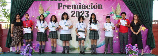 CS La Florida realiza solemne ceremonia de premiación para destacar a estudiantes de todos los niveles