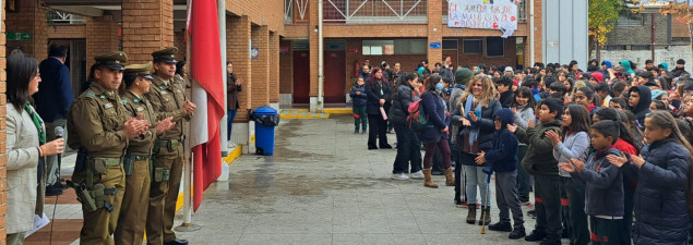 CS La Florida recibe a funcionarios de Carabineros en un nuevo aniversario de la institución