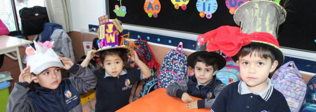 Fantásticos sombreros literarios destacan en la Semana del Libro del TDG La Granja
