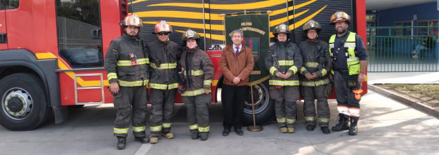 Semana de la Seguridad Escolar: CS Emprendedores recibe visita de la 5° Compañía de Bomberos de San Bernardo