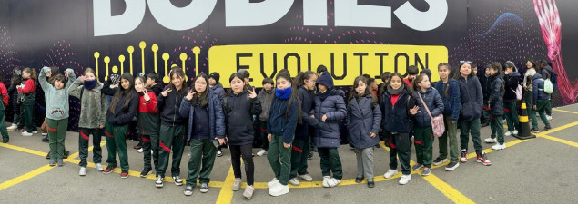 Estudiantes de 4° y 5° básico refuerzan contenidos de Ciencias Naturales en exposición “Bodies” Estudiantes de 4° y 5° básico refuerzan contenidos de Ciencias Naturales en exposición “Bodies”