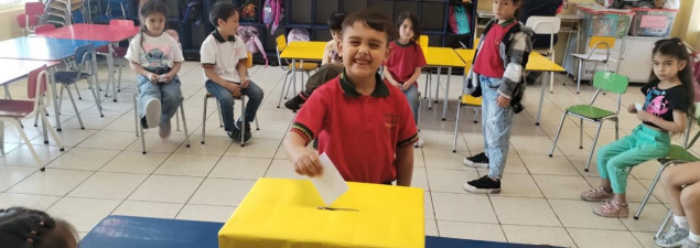 Estudiantes del CS La Florida recrean proceso eleccionario nacional en el marco de Formación Ciudadana Estudiantes del CS La Florida recrean proceso eleccionario nacional en el marco de Formación Ciudadana