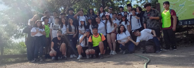 Estudiantes de 2° medio del TDG Lo Prado aprenden sobre poesía al aire libre en visita al Cerro San Cristóbal Estudiantes de 2° medio del TDG Lo Prado aprenden sobre poesía al aire libre en visita al Cerro San Cristóbal