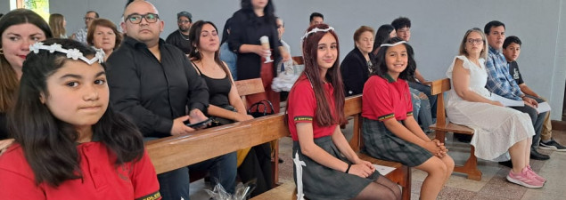 Estudiantes del CS La Florida reciben sacramentos del bautismo y primera comunión Estudiantes del CS La Florida reciben sacramentos del bautismo y primera comunión
